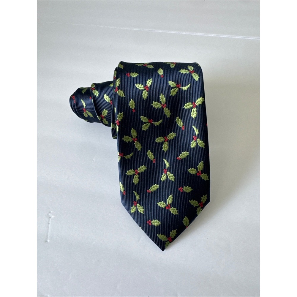 John Ashford Mens Navy Blue Holly Berry Christmas Holiday Silk Like Necktie Hand
